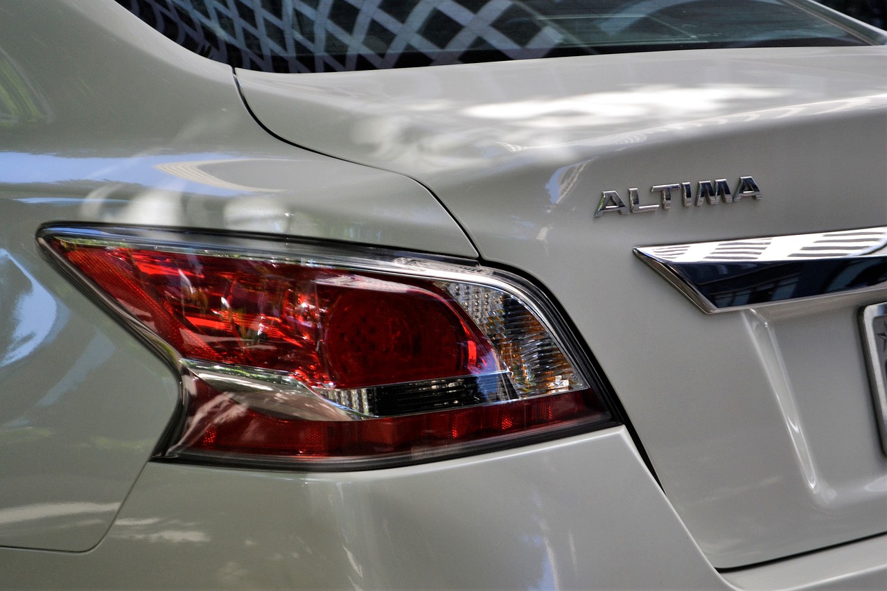 Come collegare l'interruttore delle luci di emergenza?